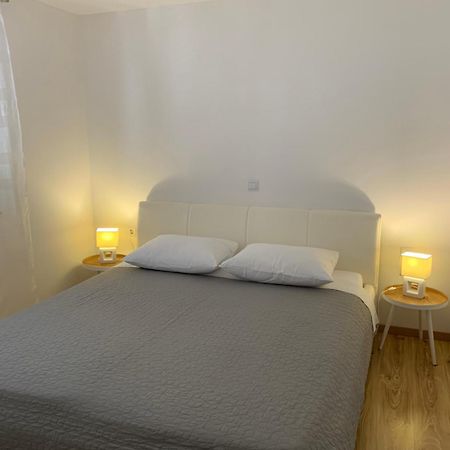 Apartments Kristina Хвар Екстер'єр фото